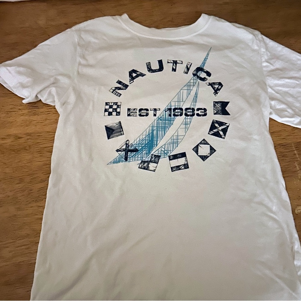 Nautica size XL (7) logo tee.